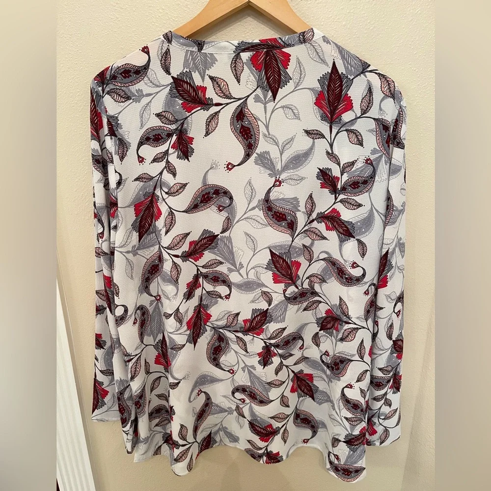 Women’s Blouse Size XL White with Red and Grey leaf pattern - Picture 2 of 3